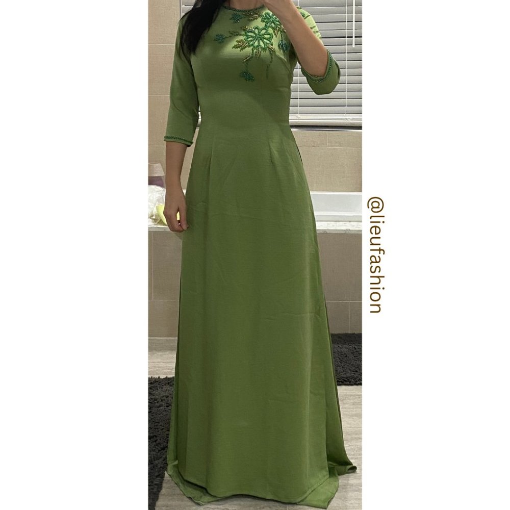 🧧 Vietnamese Traditional Dress (Áo Dài)